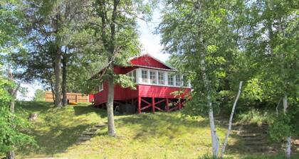 2 bedroom, 1 bath cabin with bunkhouse on fully recreational lake