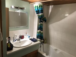 Banyera i tovalloles