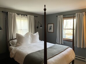 3 habitaciones, tabla de planchar con plancha, wifi y ropa de cama 