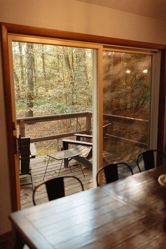 The Gray Chalet - private lot close to Lake Wallenpaupack & downtown Hawley