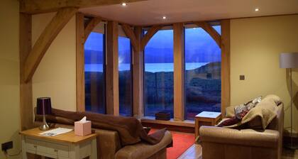 Tigh a Chabar, Savary. Nr Lochaline. Cosy cottage, sleeps 4. Sea views.