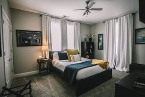 3 bedrooms, desk, iron/ironing board, free WiFi