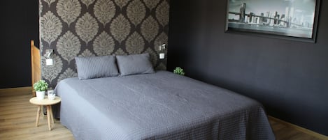 3 bedrooms, iron/ironing board, free WiFi