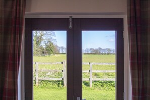 Cottage, Ensuite | View from property