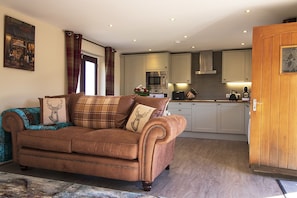 Cottage, Ensuite | Lounge