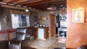 Suite Panoramique, 1 grand lit, vue océan | Cuisine privée