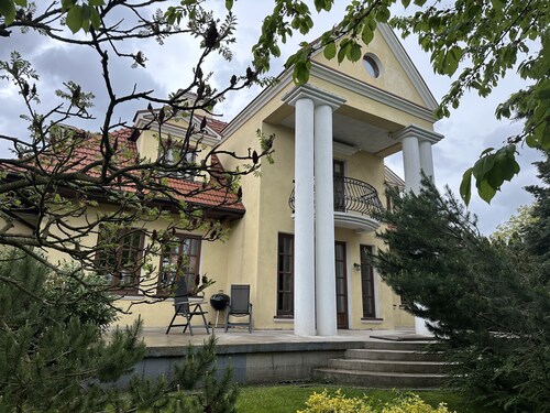 Manoir élégant. Moderne, élégant et confortable