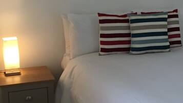 2 bedrooms, iron/ironing board, travel cot, WiFi