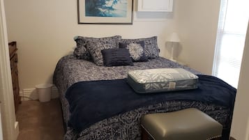 5 bedrooms, iron/ironing board, WiFi, bed sheets