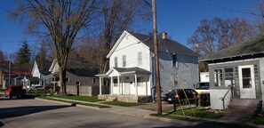 Exterior - Downtown Ionia 2 Story Cottage (Ionia)
