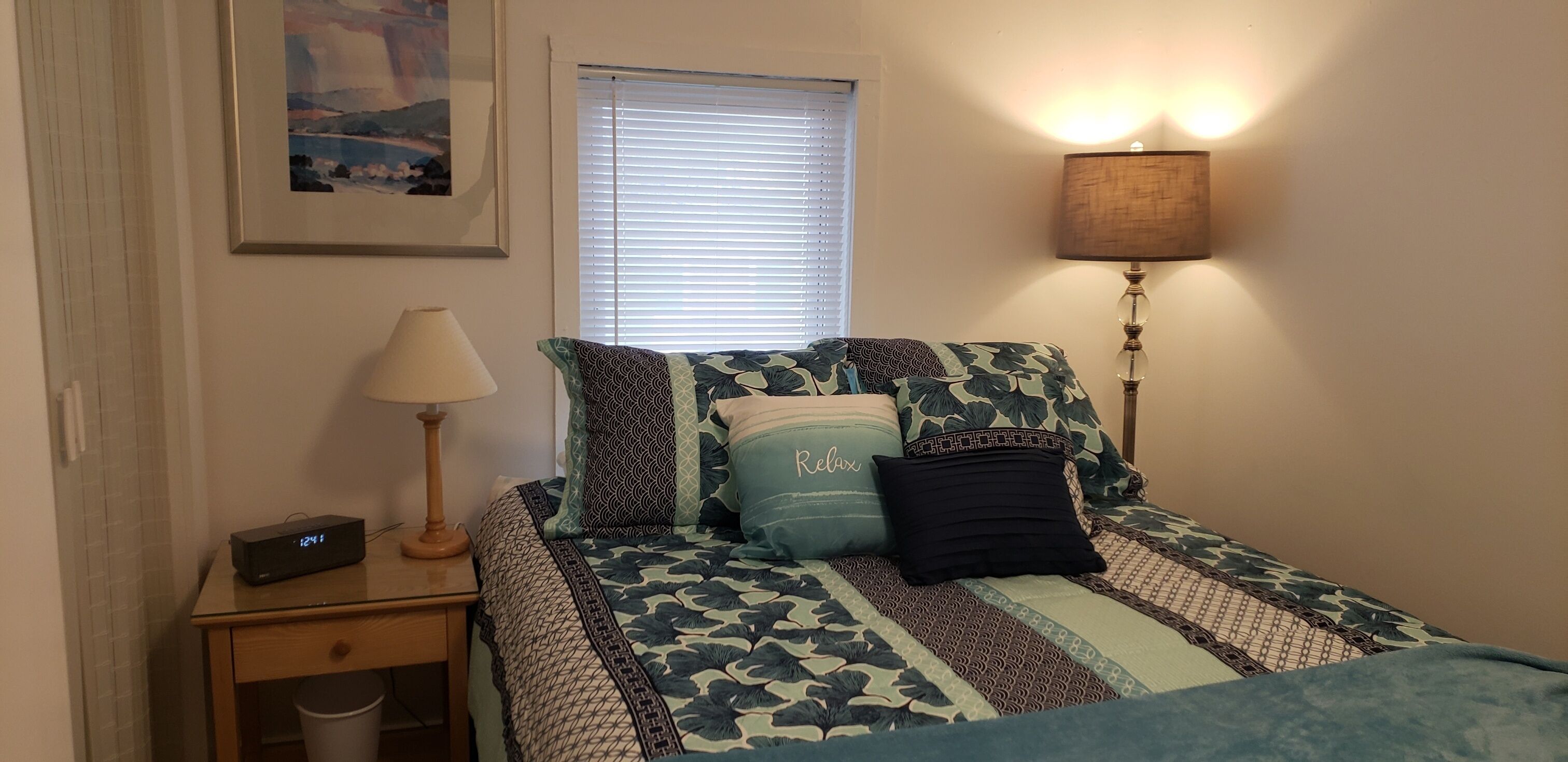 5 bedrooms, iron/ironing board, WiFi, bed sheets