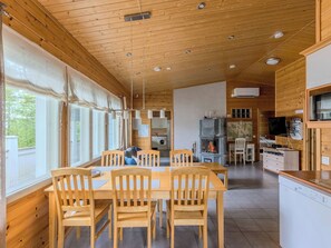 Unclassified image, 3 of 29, button