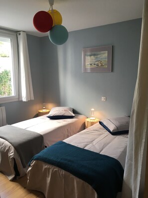 2 chambres, fer et planche à repasser, Wi-Fi gratuit, draps fournis