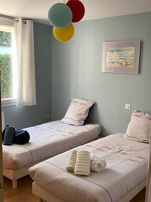 2 bedrooms, iron/ironing board, free WiFi, bed sheets
