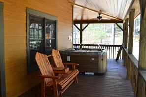 The Sunflower | Terrace/patio - Asheville Country Cabins (Asheville)