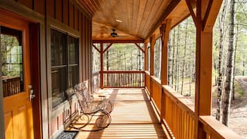 The Mountain Laurel | Balcony view