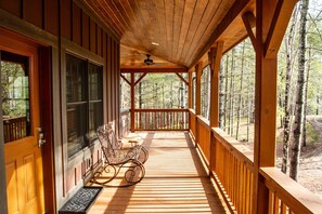 The Mountain Laurel | Balcony view - Asheville Country Cabins (Asheville)