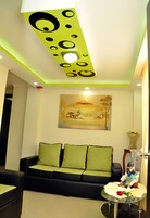 Family Suite, 2 Bedrooms, Multiple Beds | Bathroom | Shower, free toiletries, hair dryer, slippers