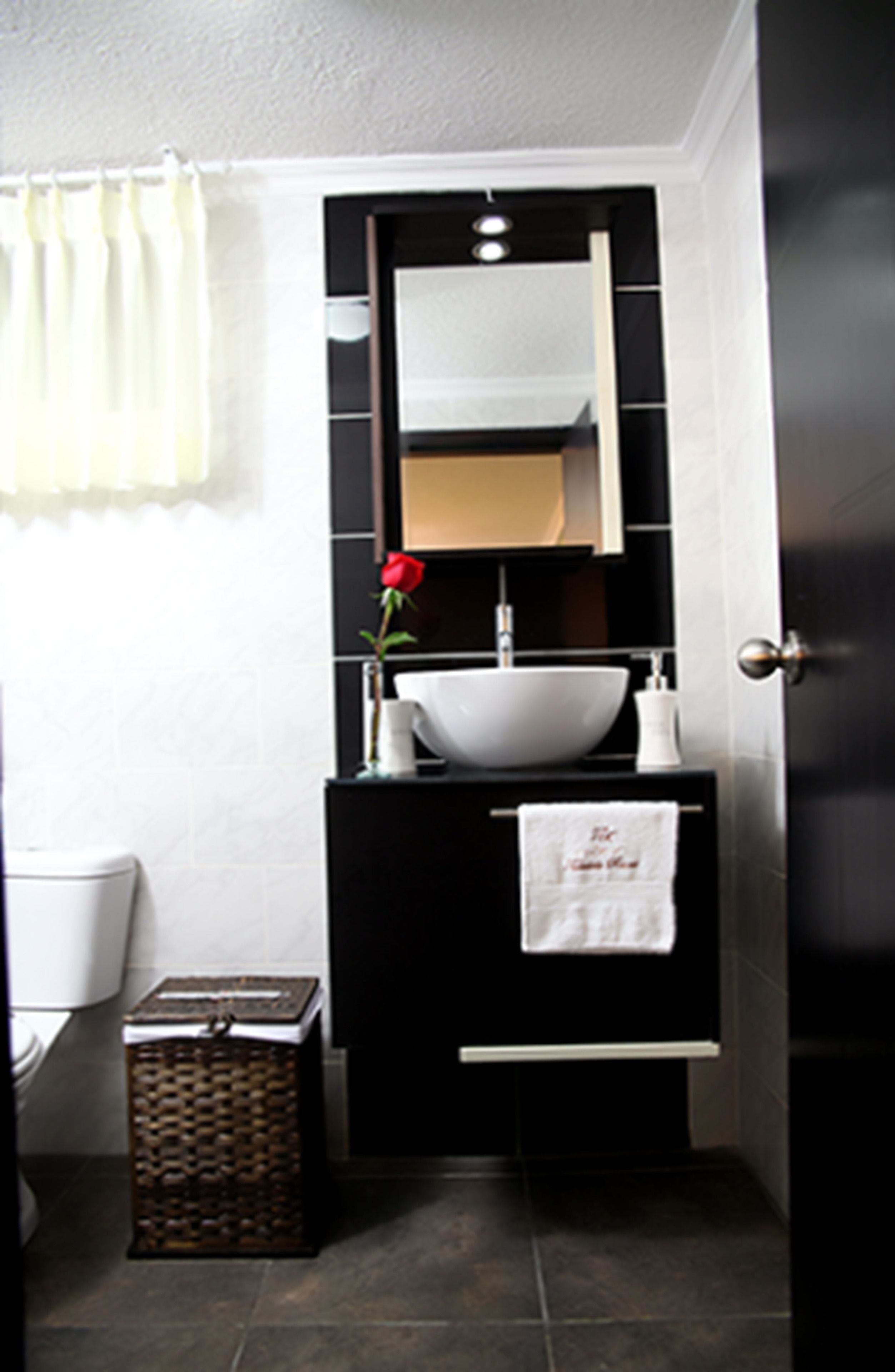 double room, 1 queen bed | bathroom | shower, free toiletries, hair dryer, slippers