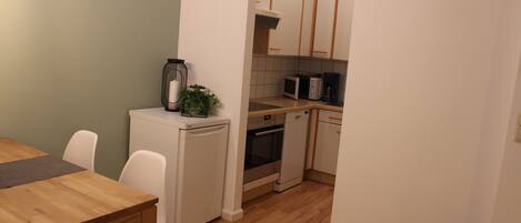 Refrigerador, horno, parrilla de estufa y lavavajillas