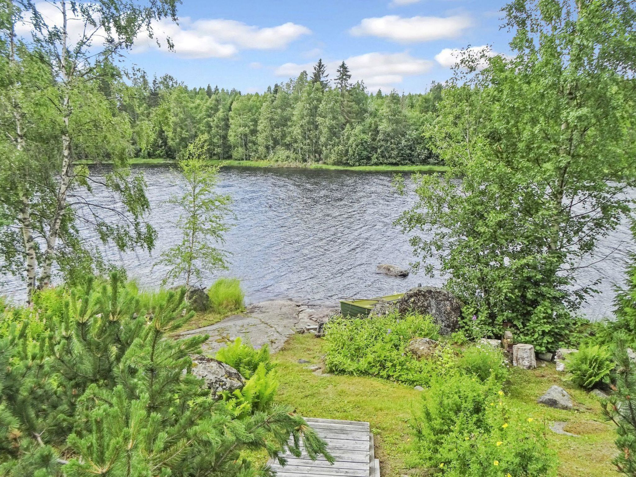 المنطقة المحيطة بالمنشأة