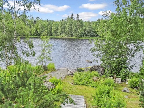 Käpälysmökki by Interhome