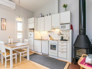 Jääkaappi, mikroaaltouuni, astianpesukone