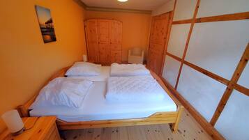 3 Schlafzimmer, Reisekinderbett, WLAN, Bettwäsche
