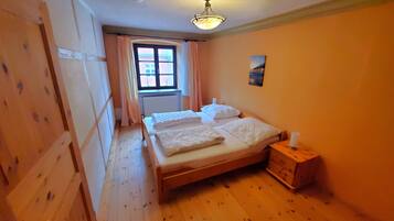 3 Schlafzimmer, Reisekinderbett, WLAN, Bettwäsche
