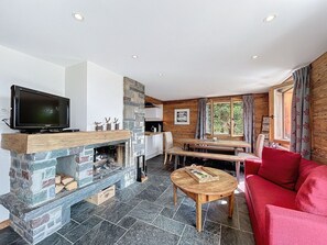 Télévision, cheminée