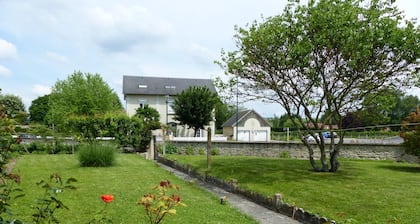 Charmante maison rénovée avec jardin clos, 3 chambres, proche sites touristiques et villlage médiéval