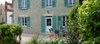 Charming cottage in Saint-Bonnet-de-Rochefort with private garden