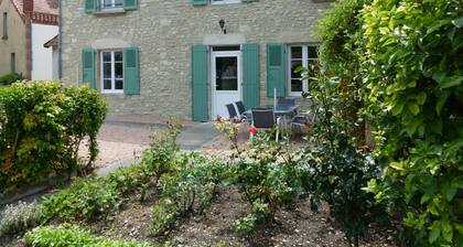 Charming cottage in Saint-Bonnet-de-Rochefort with private garden