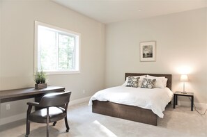 7 bedrooms, desk, iron/ironing board, free WiFi