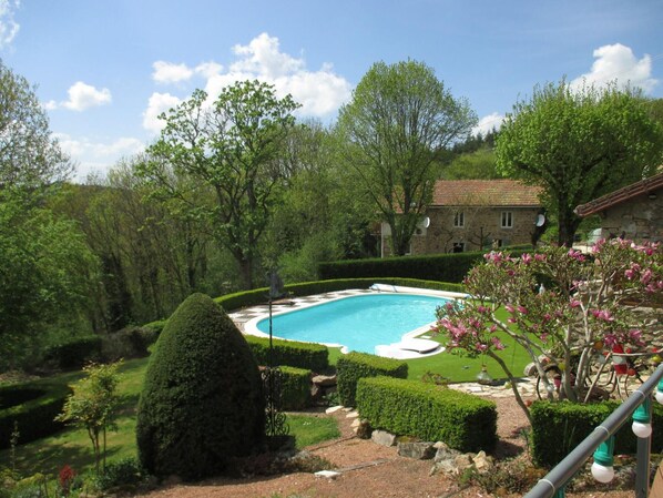 Pool - Charming cottage with shared pool (Arfeuilles)