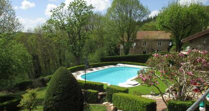 Charmante maisonnette avec piscine partagée