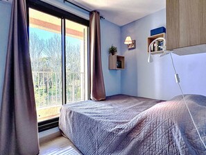 1 chambre, fer et planche à repasser, Internet gratuit
