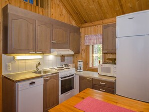 Geladeira, micro-ondas, lava-louças