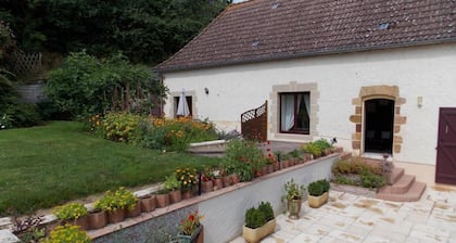 Cozy rental in Neuvy with garden and pets allowed