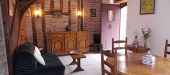Charmantes Gîte Rénové XVIIe avec Jardin Privé, Proche Souvigny, Animaux Acceptés