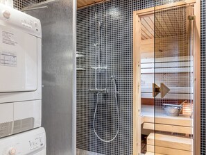 Bathroom - Kivalonmaa b by Interhome (Äkäslompolo)