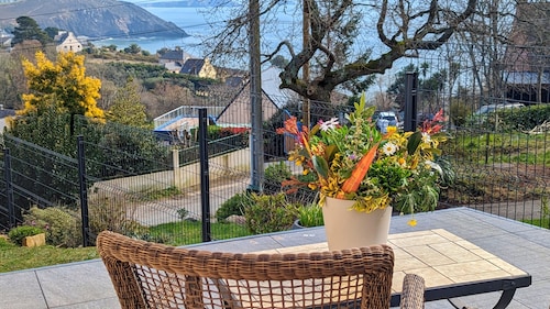 House with panoramic sea view and dream beach at 500 m