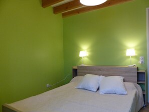 3 bedrooms, free WiFi, bed sheets