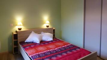 3 bedrooms, free WiFi, bed sheets