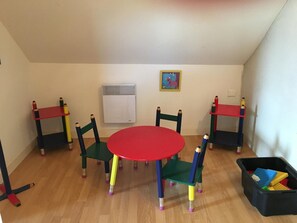 Children’s area - Charming farmhouse with garden, pets allowed (Bourbon-l'Archambault)