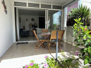 Outdoor dining - ■ BEAUTIFUL T2 CLIMATISE IN VILLA SEA VIEW - RAVINALA MARTINIQUE ■ (LES TROIS ILETS)