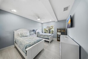 3 bedrooms, desk, iron/ironing board, travel cot