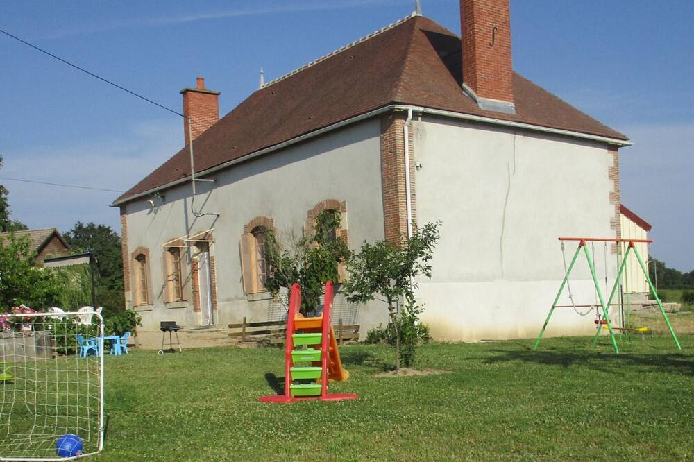 Gite Cressanges, 3 bedrooms, 6 persons