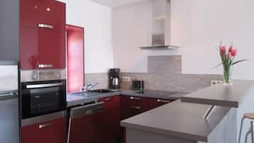 Kühlschrank, Mikrowelle, Ofen, Geschirrspüler