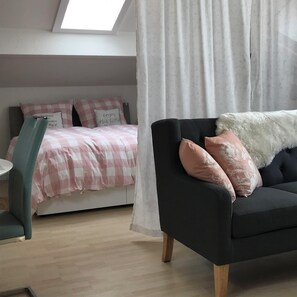 1 chambre, fer et planche à repasser, Wi-Fi gratuit, draps fournis